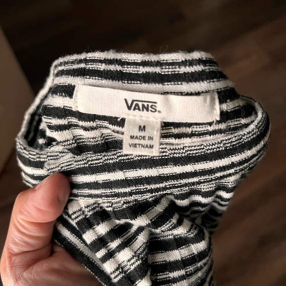 Vans - Picture 5 of 5